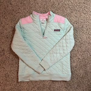 Vinyard Vines quilted quarter sip